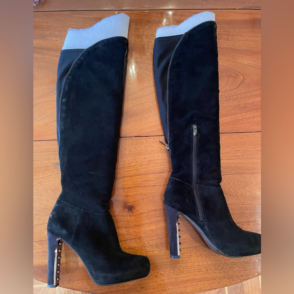 Last chance! Fergie Black suede boots